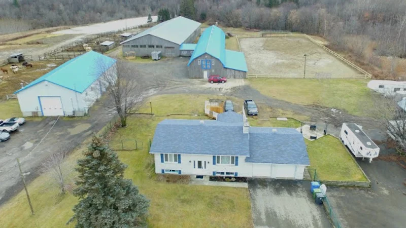 Centre Équestre St-Roch.. — Saint-Roch-de-l'Achigan, Lanaudière